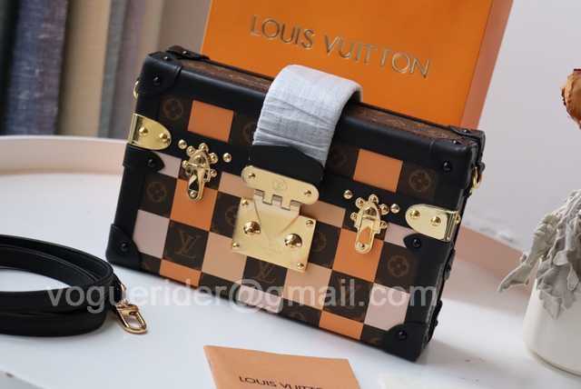 M40273 Petite Malle Box 19 M40273 Petite Malle Box 19