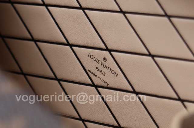 M40273 Petite Malle Box 19 M40273 Petite Malle Box 19