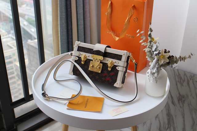 M40273 Petite Malle Box 19