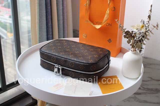M47521 Cosmetic Bag 24