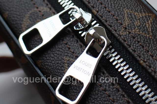 M47521 Cosmetic Bag 24