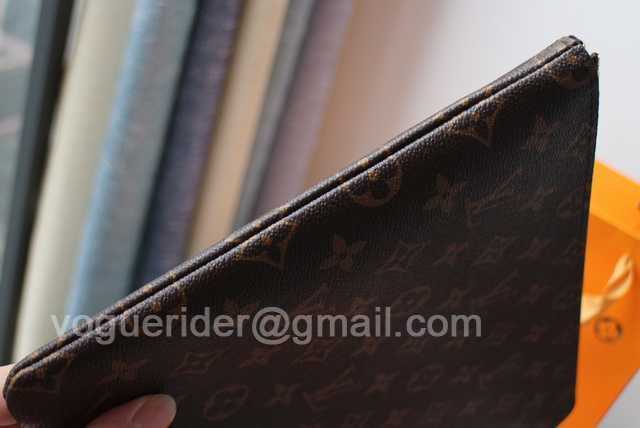 M43442 Etui Voyage 33 Burgundy