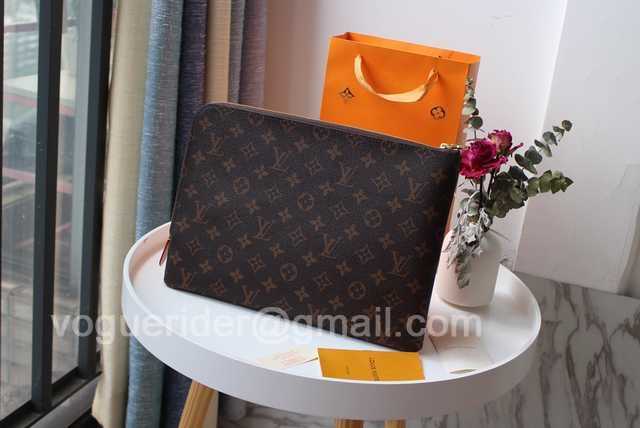 M43442 Etui Voyage 33 Tan M43442 Etui Voyage 33 Tan