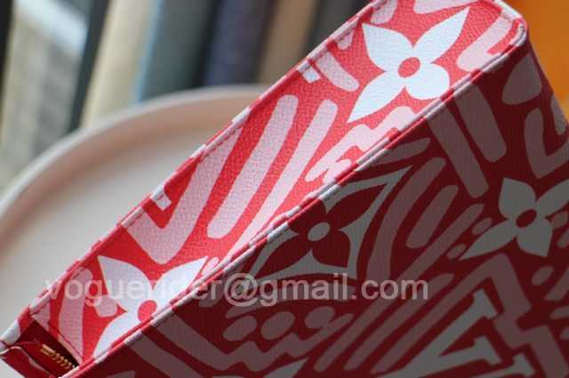 M47542 Toilet Bag 26