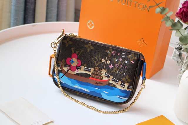 M68489 Mini Pochette Accessories