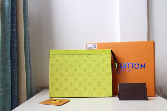M61692 Pochette Voyage 26