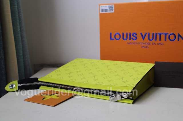 M61692 Pochette Voyage 26