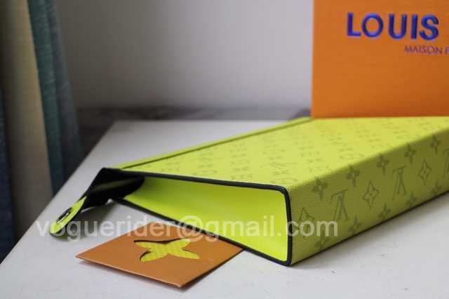 M61692 Pochette Voyage 26