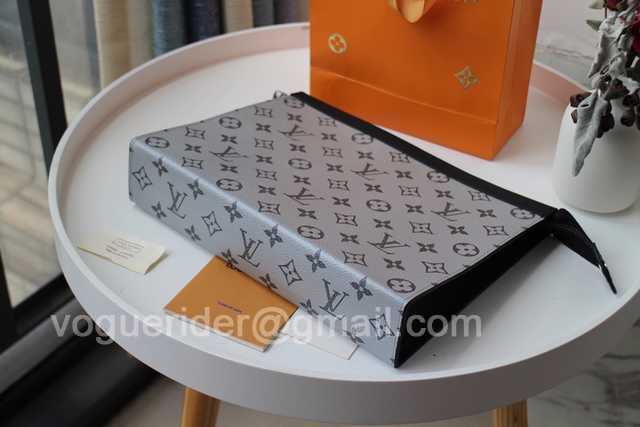 M61692 Pochette Voyage 26