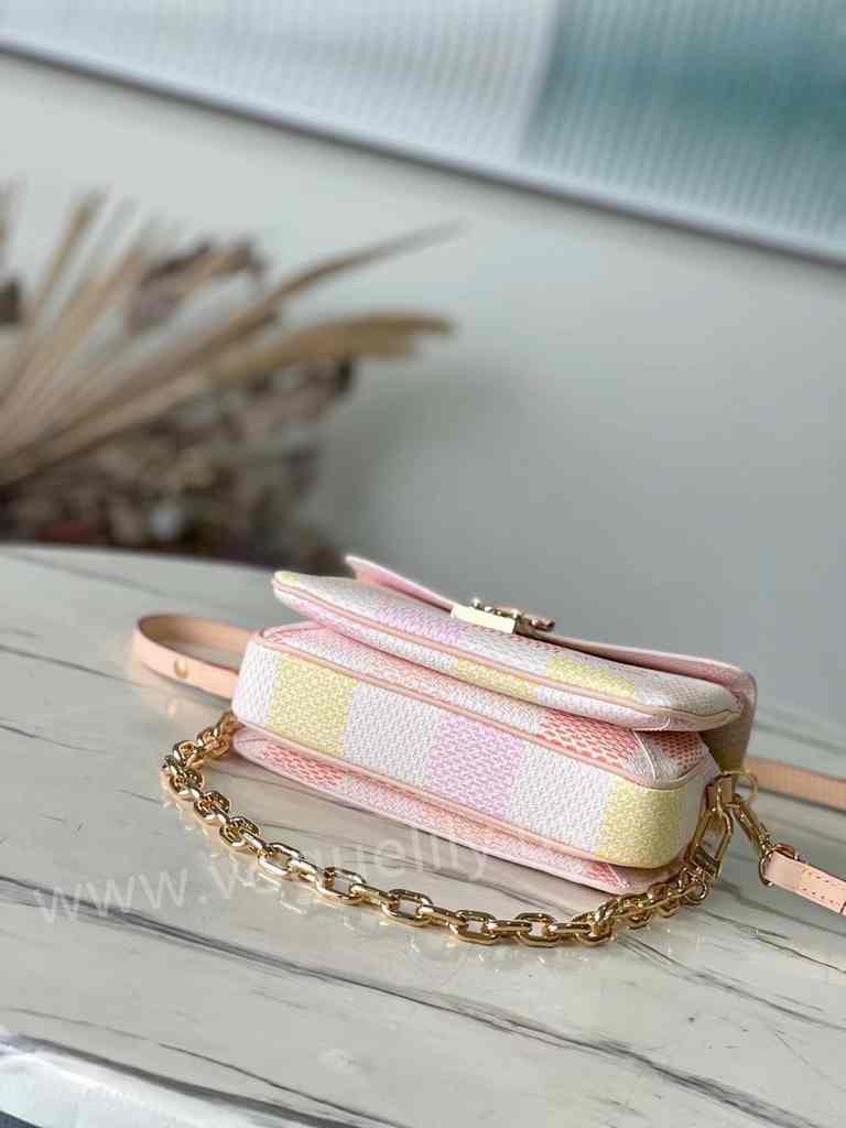 N40749 Pochette Metis East West 21 N40749 Pochette Metis East West 21