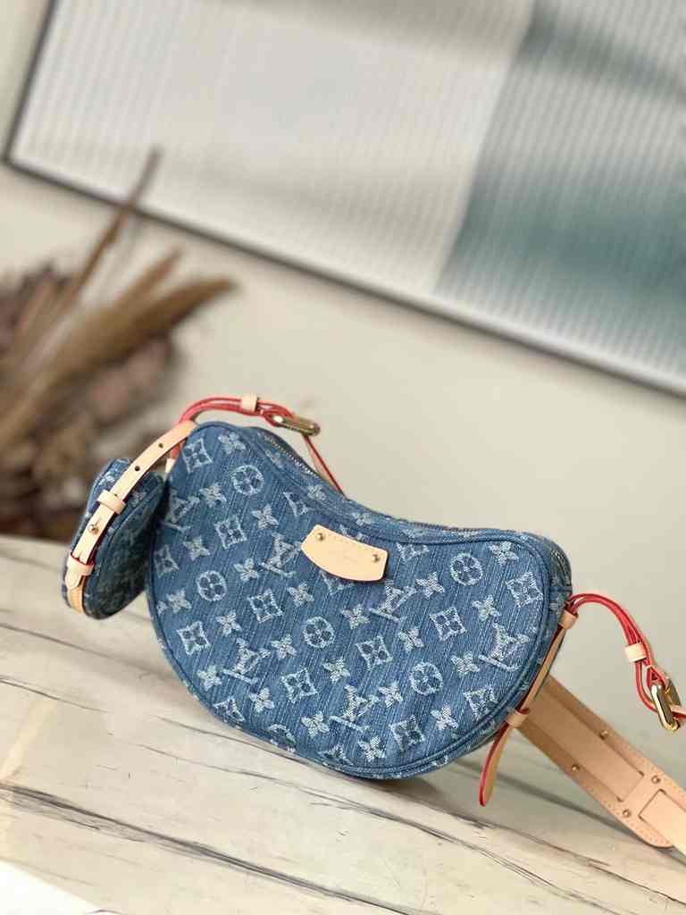 M46856 Croissant MM 21