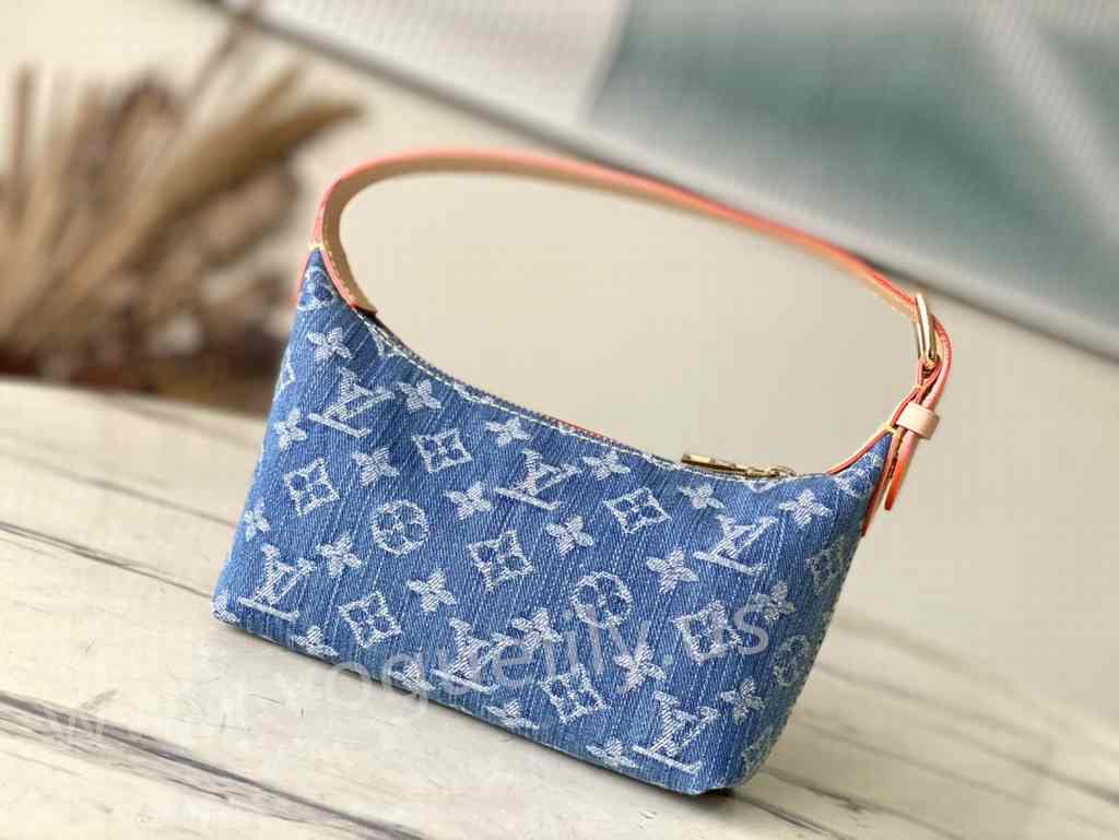 M82949 Hills Pochette 20 M82949 Hills Pochette 20
