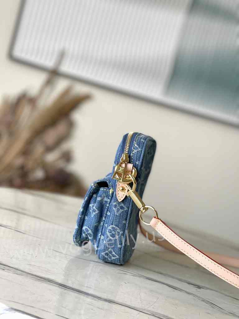 M82948 Fairfax Pochette 18