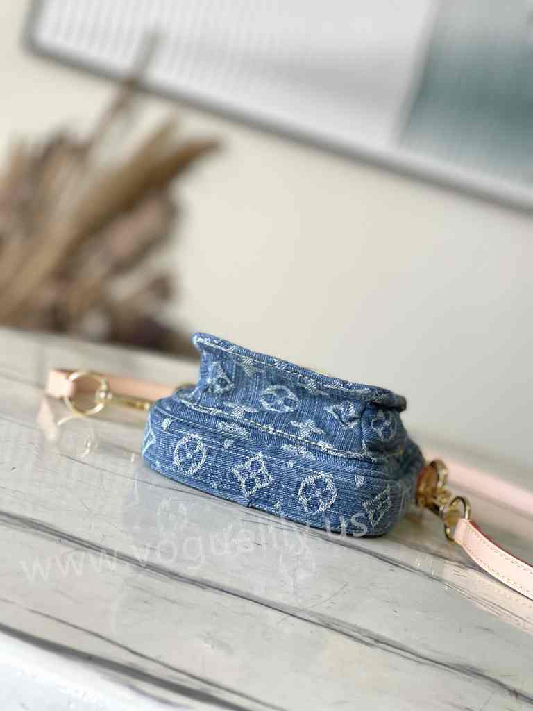 M82948 Fairfax Pochette 18