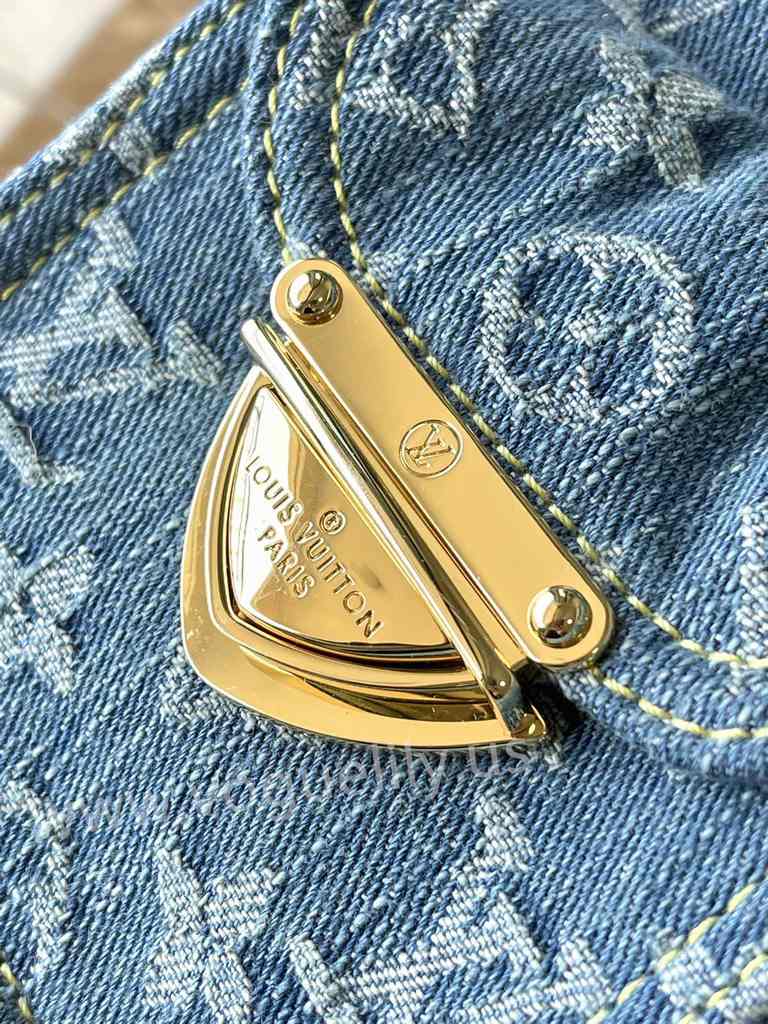 M82948 Fairfax Pochette 18