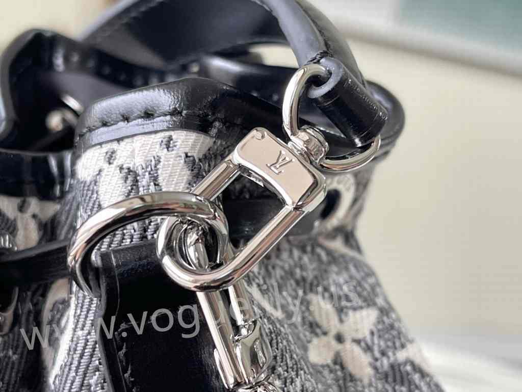 M46449 Nano Noé 16 M46449 Nano Noé 16