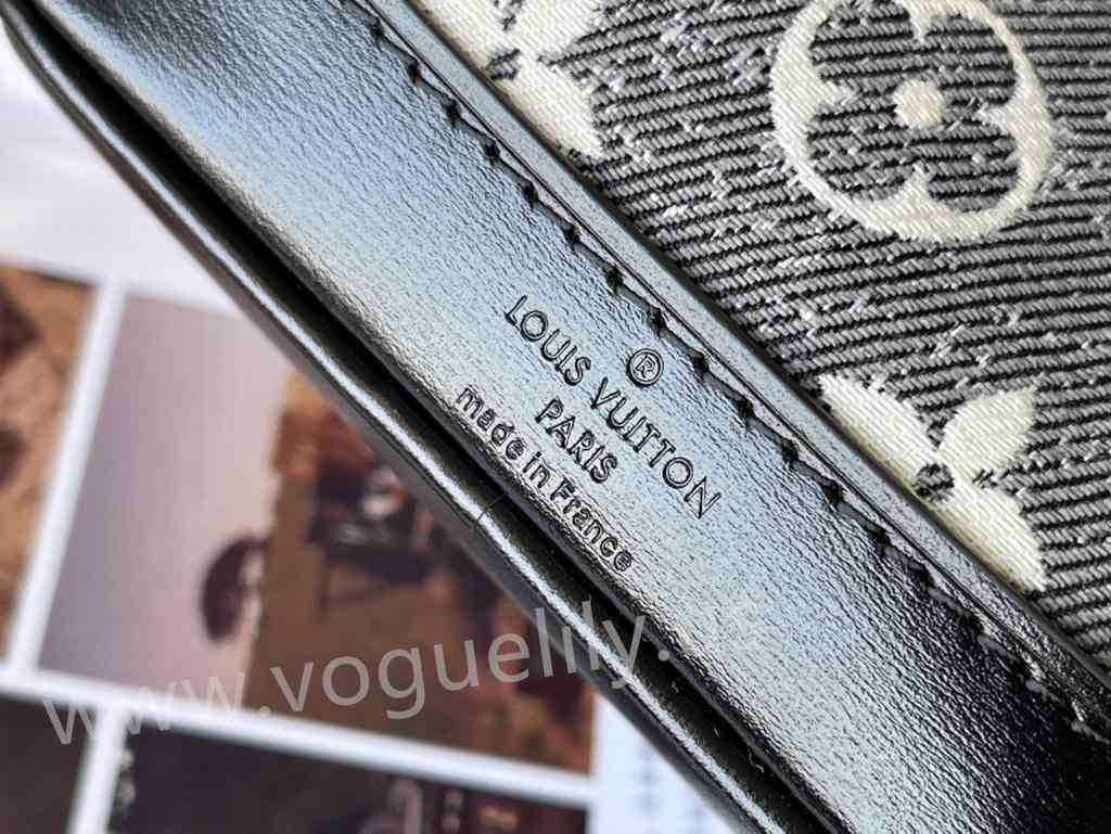 M46449 Nano Noé 16 M46449 Nano Noé 16