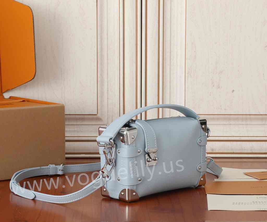 M25067 Side Trunk 18