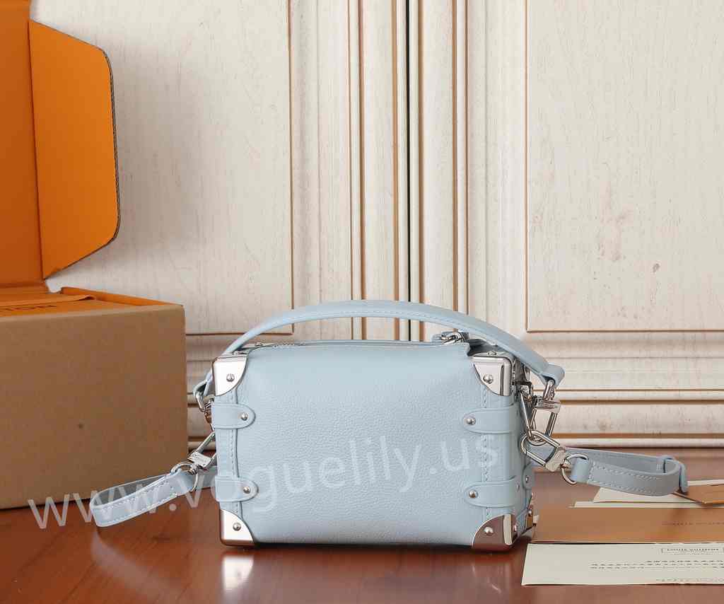 M25067 Side Trunk 18