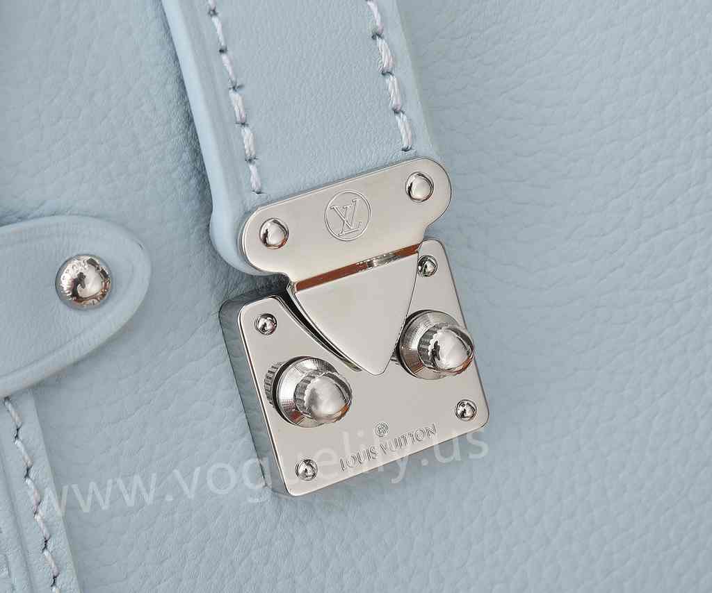 M25067 Side Trunk 18