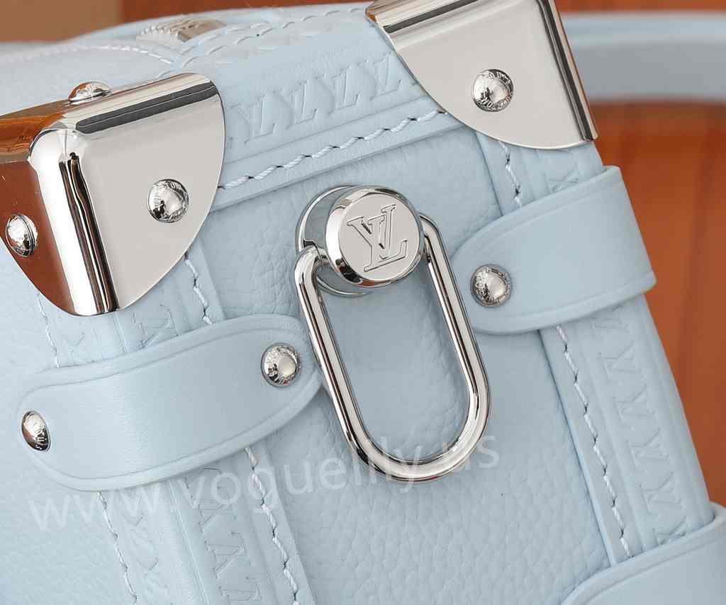 M25067 Side Trunk 18