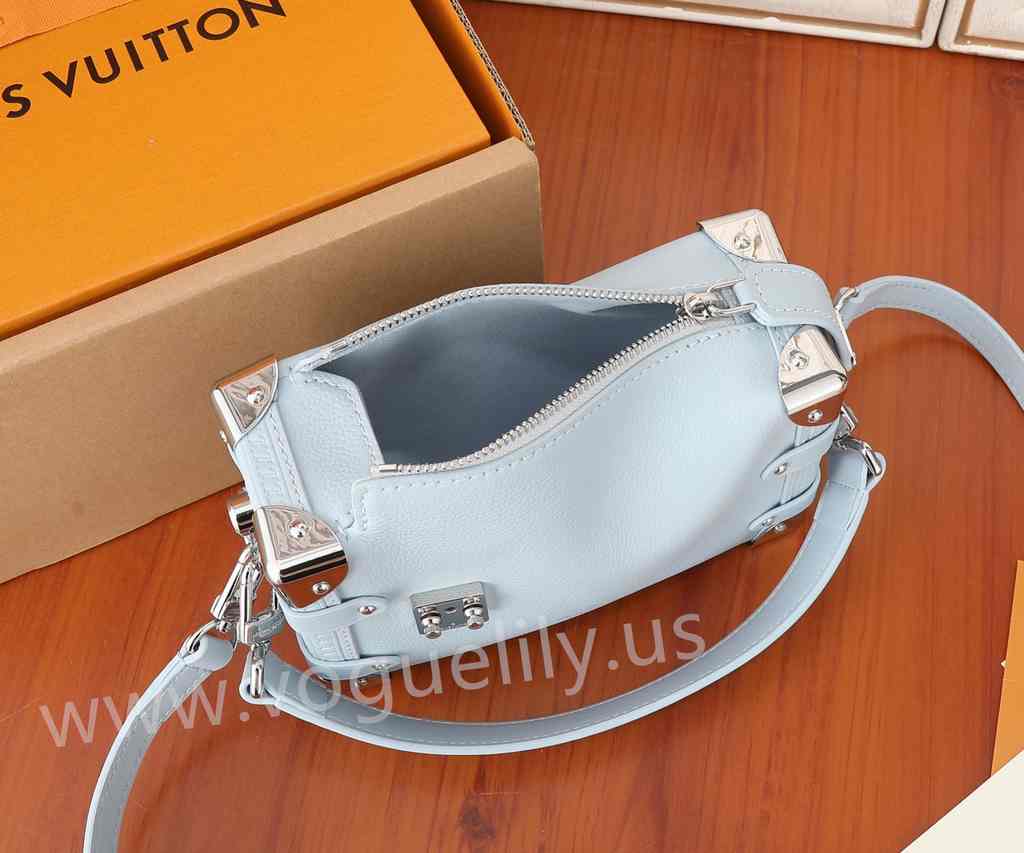 M25067 Side Trunk 18