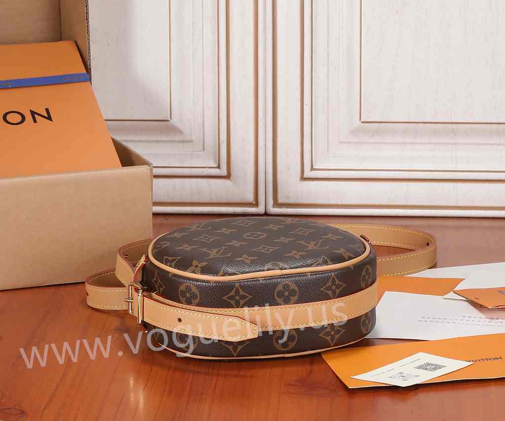 M45578 Boite Chapeau Souple 18