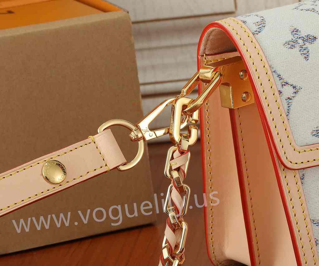 M24841 Dauphine 20 M24841 Dauphine 20