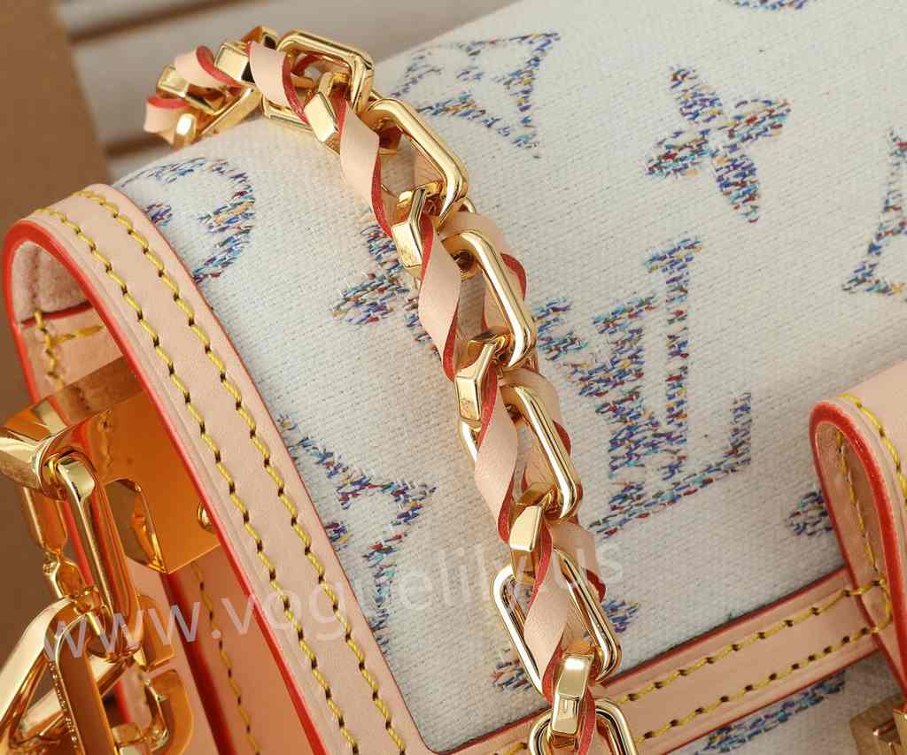 M24841 Dauphine 20 M24841 Dauphine 20