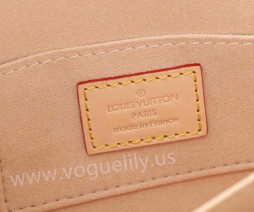 M24841 Dauphine 20 M24841 Dauphine 20