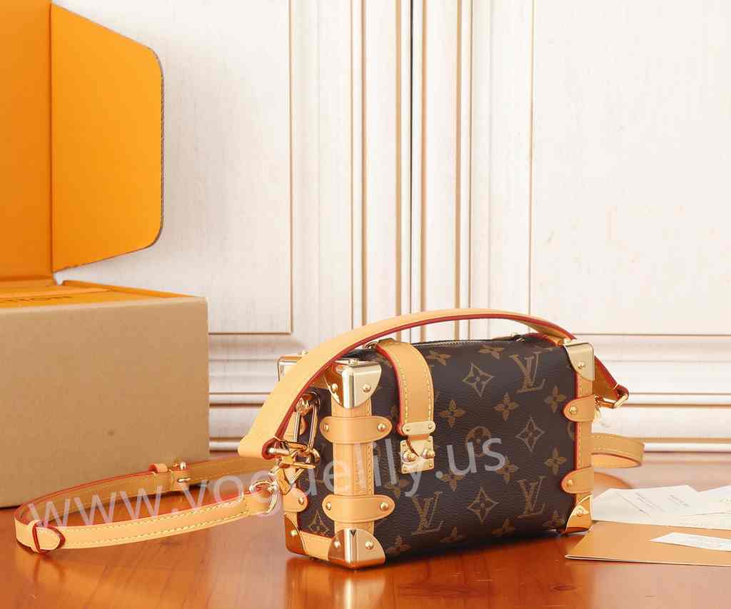 M46815 Side Trunk 18