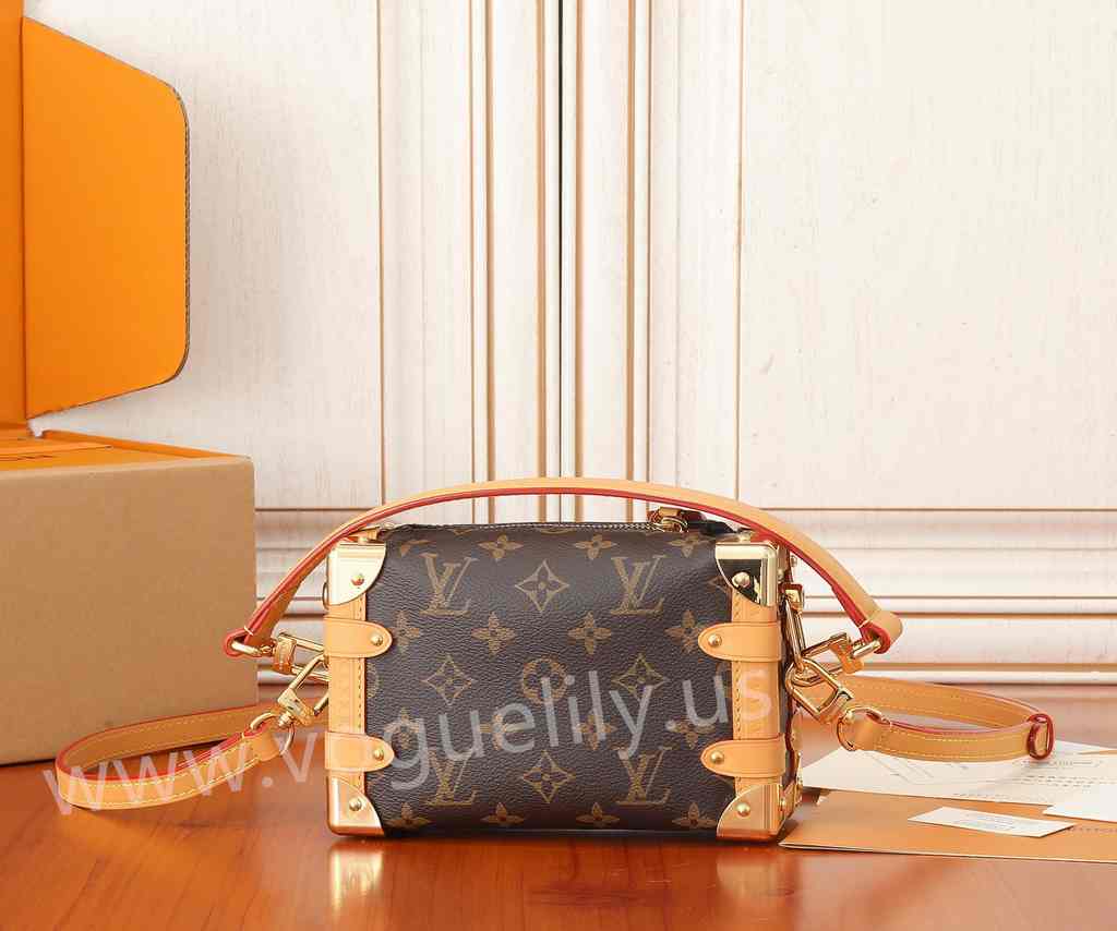 M46815 Side Trunk 18