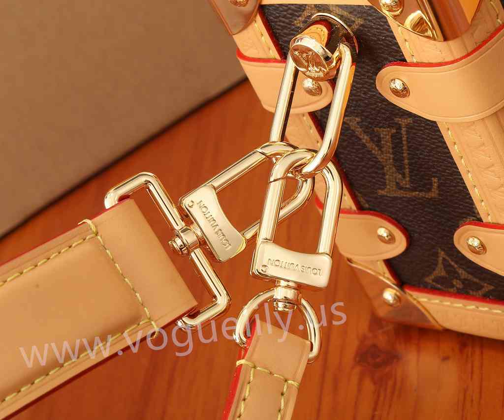 M46815 Side Trunk 18