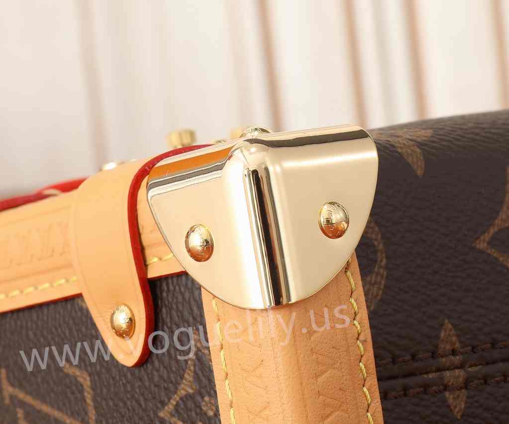 M46815 Side Trunk 18