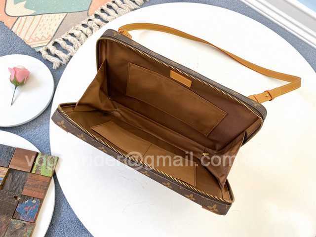 M44754 Soft Trunk 33