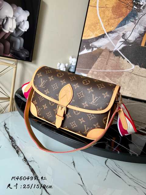 M45985 Diane 25