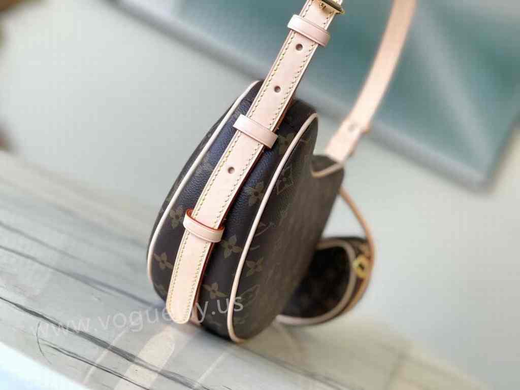 M46828 Croissant MM 21