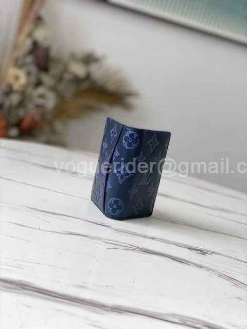 M80421 Passport Holder