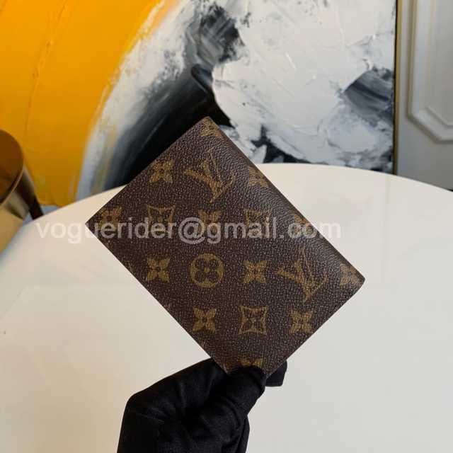 M64411 Passport Holder