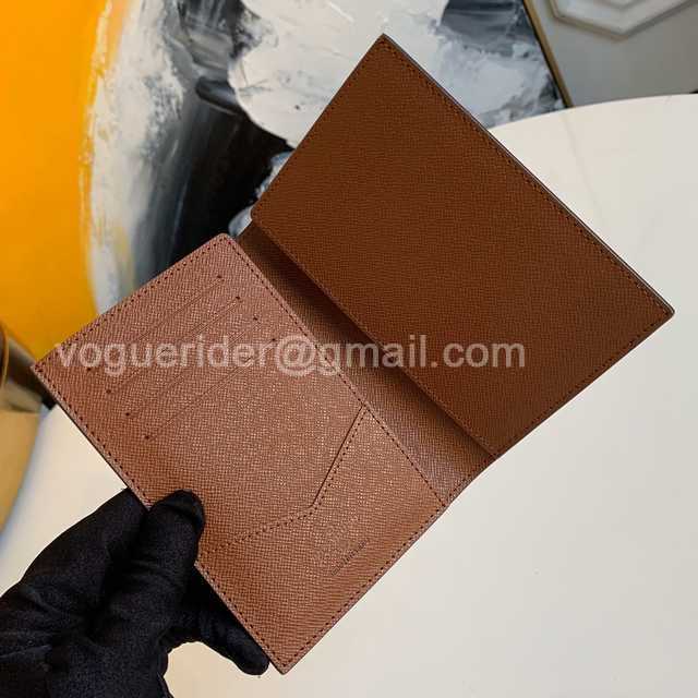 M64411 Passport Holder