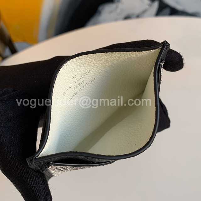 M97001 LockMe Card Holder M97001 LockMe Card Holder