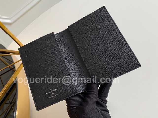M64411 Passport Holder