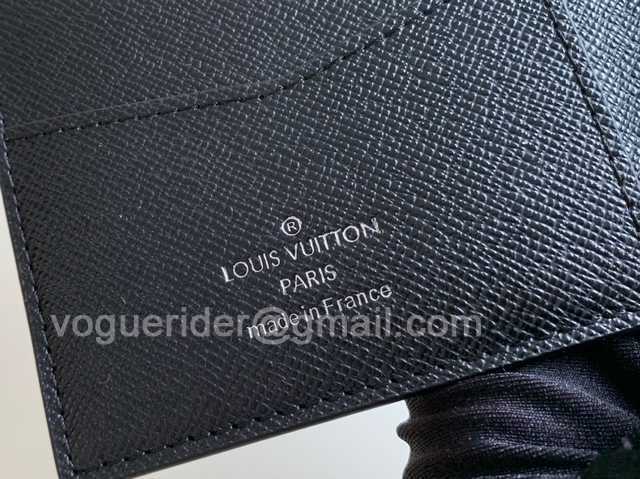 M64411 Passport Holder