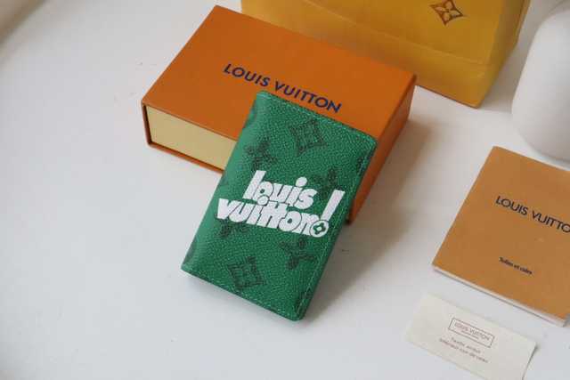 M80798 Passport Holder