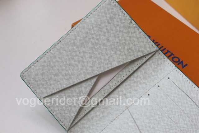 M80798 Passport Holder M80798 Passport Holder