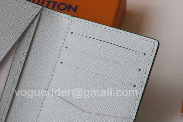 M80798 Passport Holder M80798 Passport Holder