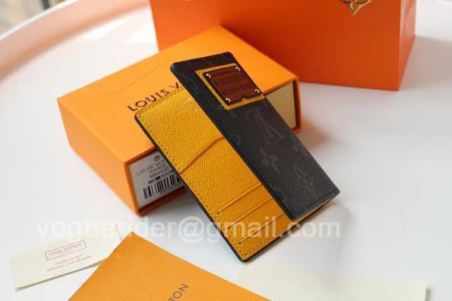 M63144 Passport Holder M63144 Passport Holder