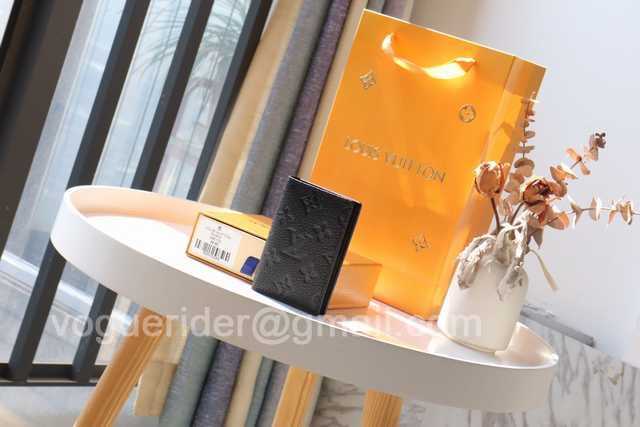 M69044 Passport Holder