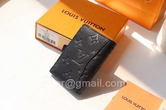 M69044 Passport Holder