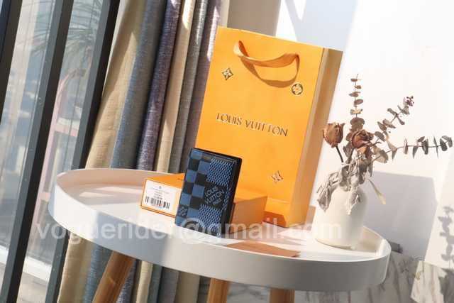 N60441 Passport Holder